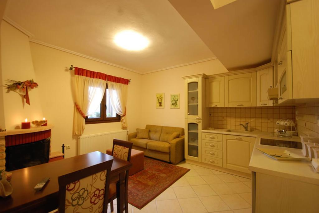 Valentini Guesthouse Karpeníszi Szoba fotó