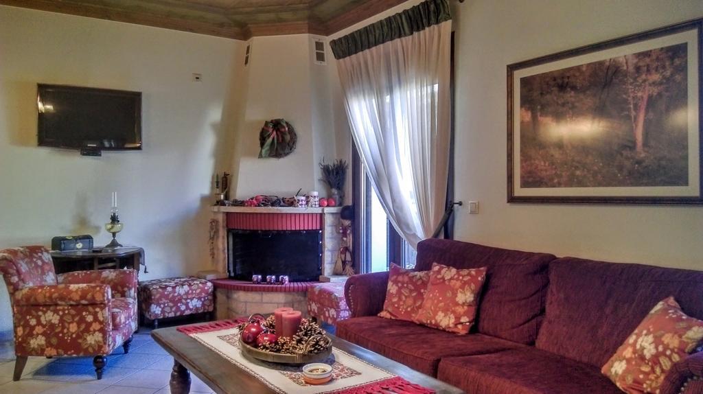 Valentini Guesthouse Karpeníszi Kültér fotó