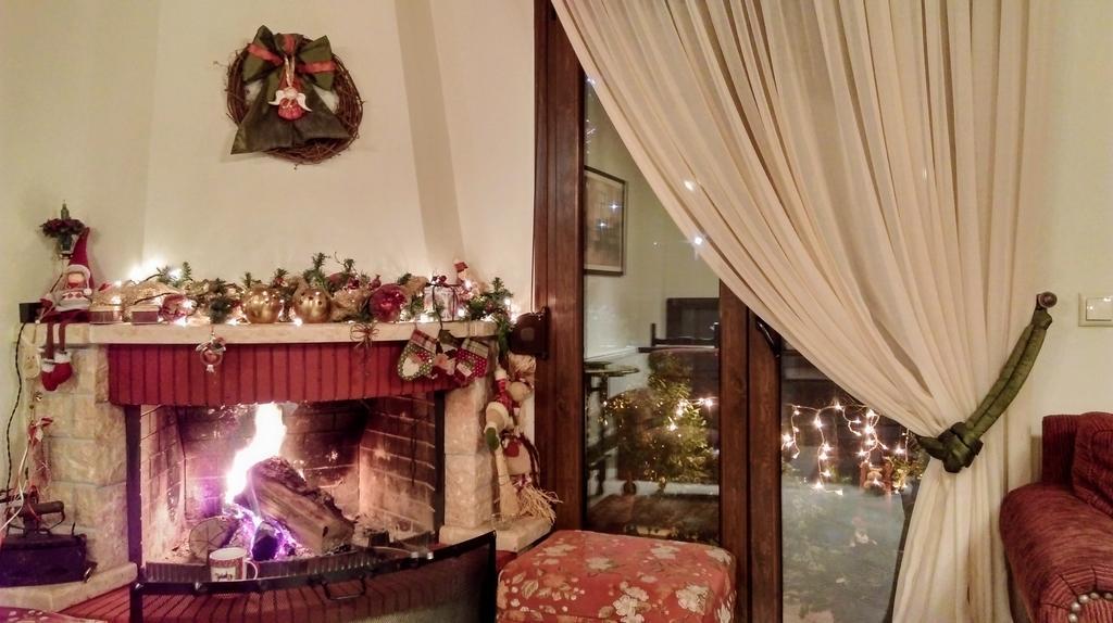 Valentini Guesthouse Karpeníszi Kültér fotó