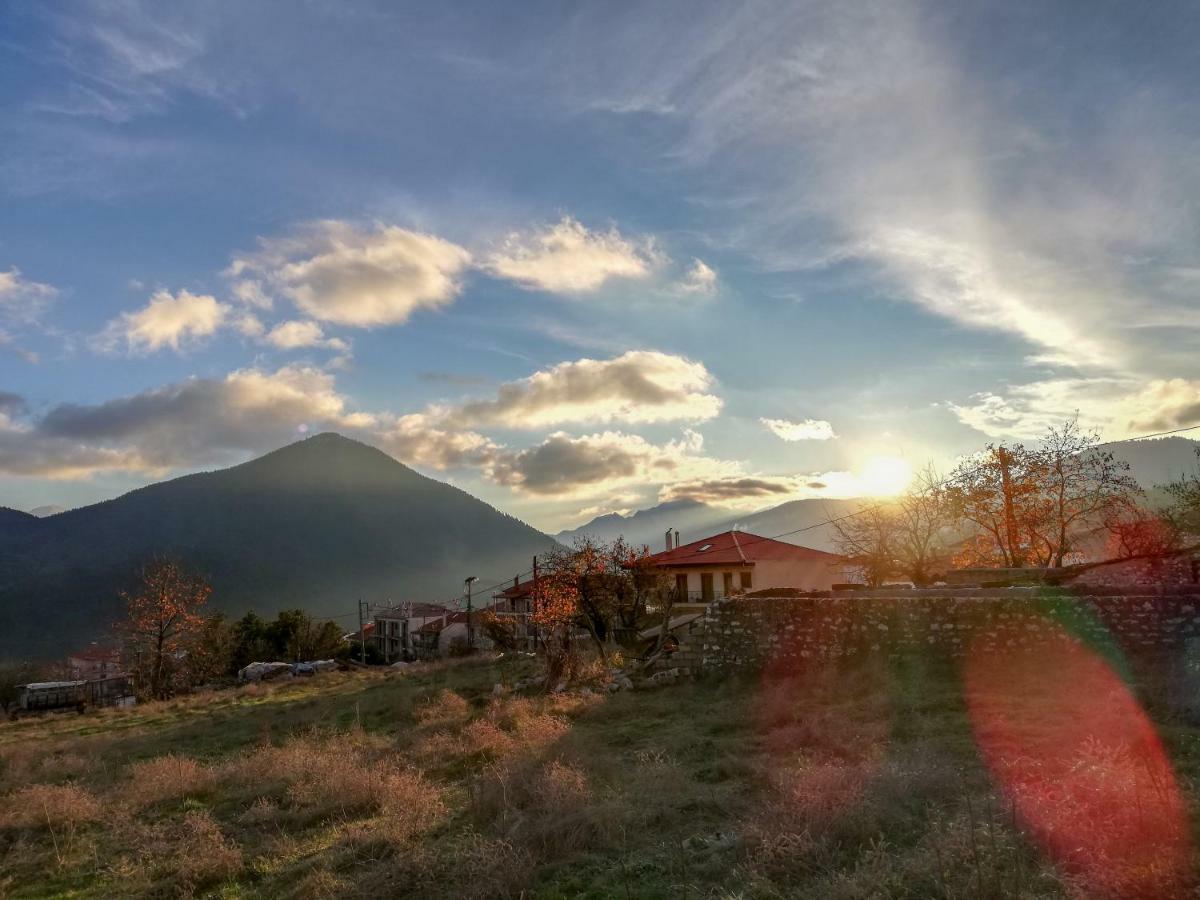 Valentini Guesthouse Karpeníszi Kültér fotó